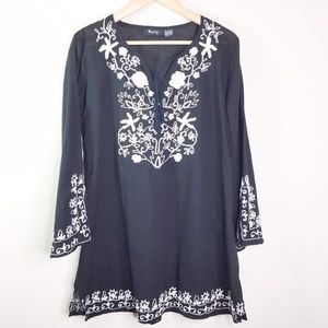 Womens Large Lightweight Black Embroidered Tunic